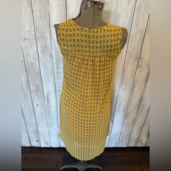 Signature Studio Mustard Floral Dress - Picture 6 of 6